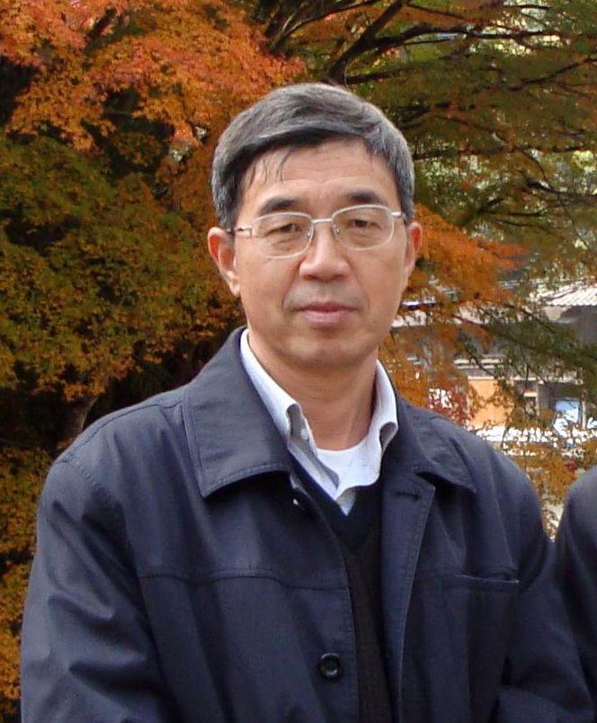 方拥 方拥